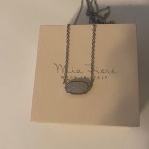 Kendra Scott necklace